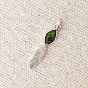 Ammolite-moonstone pendant